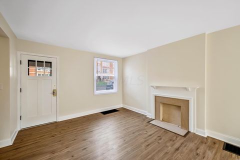 Photo of 109 E Arcadia Avenue, Columbus, OH 43202 (MLS # 226001616)