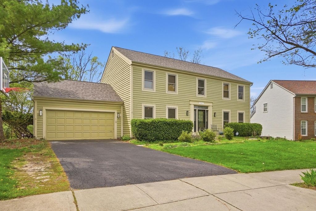 Photo of 7567 Tenbury Drive, Dublin, OH 43017 (MLS # 226009613)