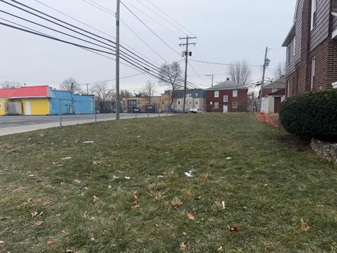 Photo of 894 Berkeley Road, Columbus, OH 43206 (MLS # 225045076)