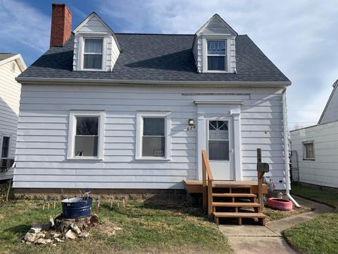 Photo of 824 N Pierce Avenue, Lancaster, OH 43130 (MLS # 226000879)
