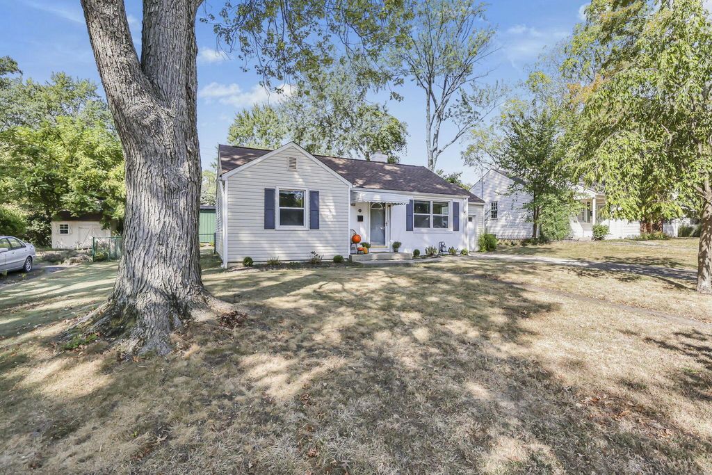 Photo of 510 Kenbrook Drive, Worthington, OH 43085 (MLS # 225036250)
