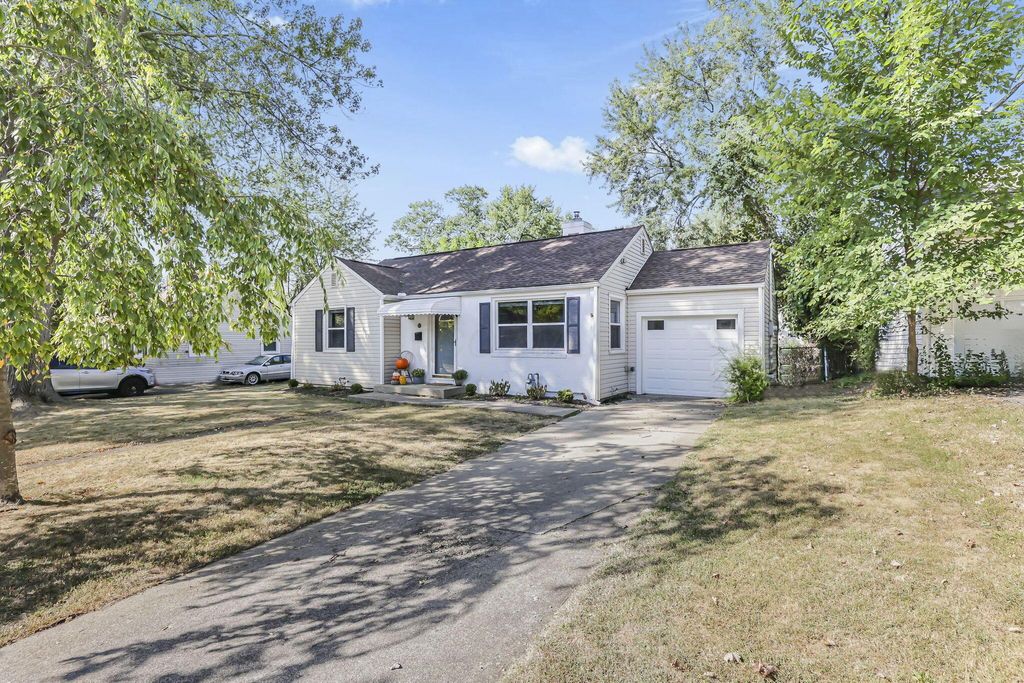 Photo of 510 Kenbrook Drive, Worthington, OH 43085 (MLS # 225036250)