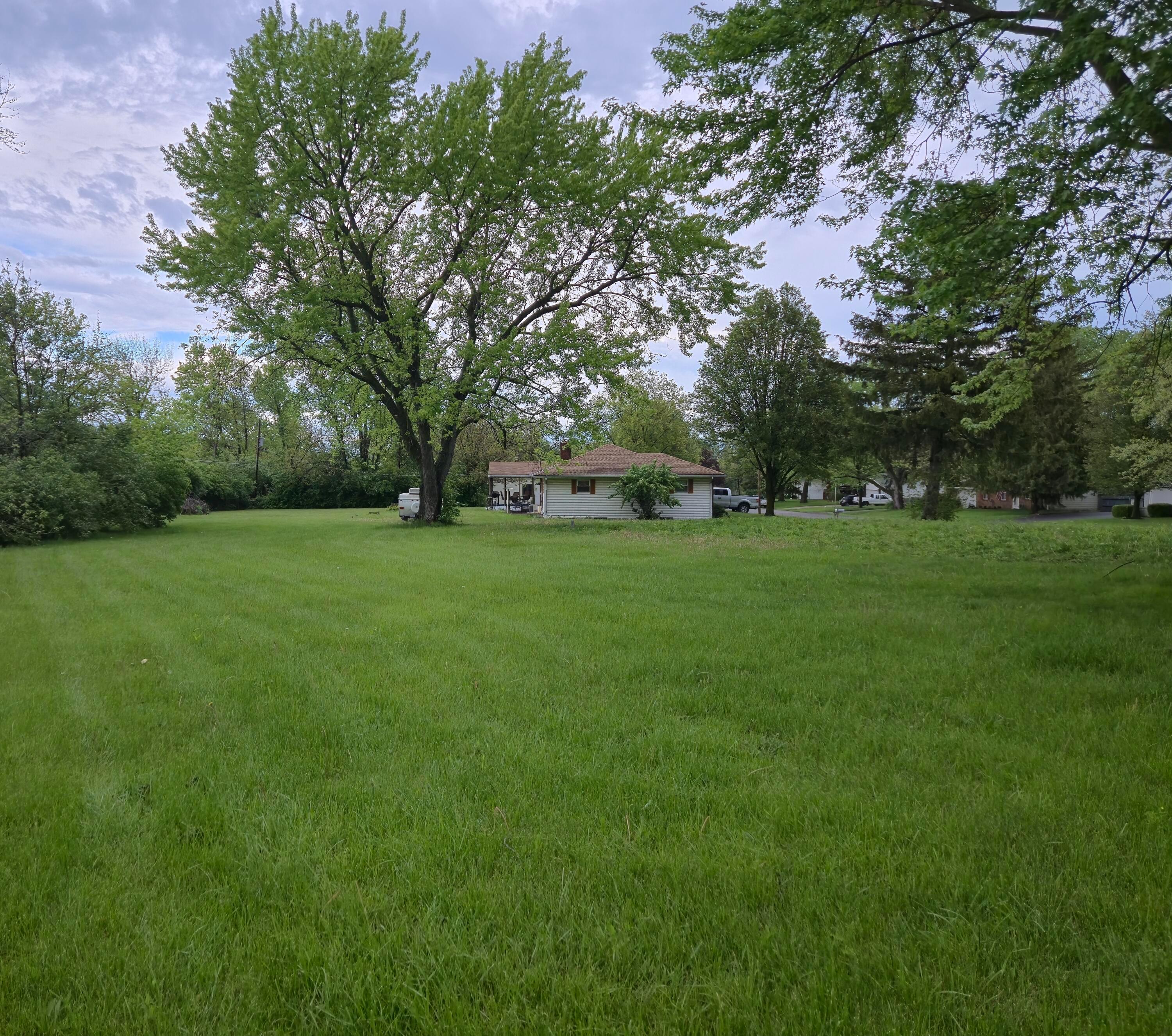 2362 Berry Hill Drive, Grove City, Ohio image 2