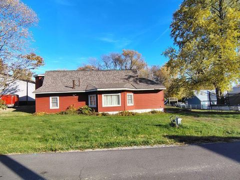 Photo of 485 Coshocton Avenue, Thornville, OH 43076 (MLS # 225045592)