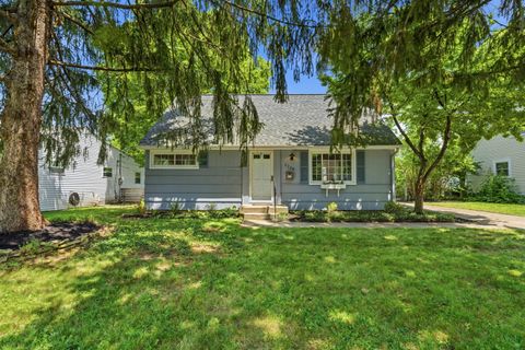 Photo of 2246 Shrewsbury Road, Upper Arlington, OH 43221 (MLS # 226024102)