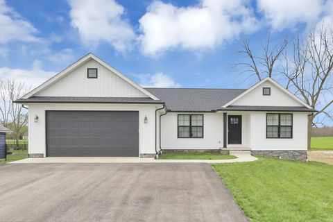 Photo of 315 Oak Street, Centerburg, OH 43011 (MLS # 226012261)