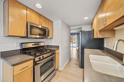 Tiny photo for 2571 Scioto View Lane K #K, Columbus, OH 43221 (MLS # 225039682)