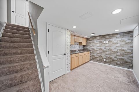 Tiny photo for 2571 Scioto View Lane K #K, Columbus, OH 43221 (MLS # 225039682)