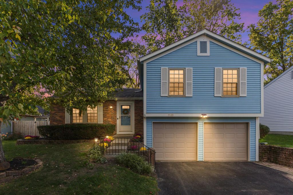 Photo of 1133 Tillicum Drive, Worthington, OH 43085 (MLS # 225038887)