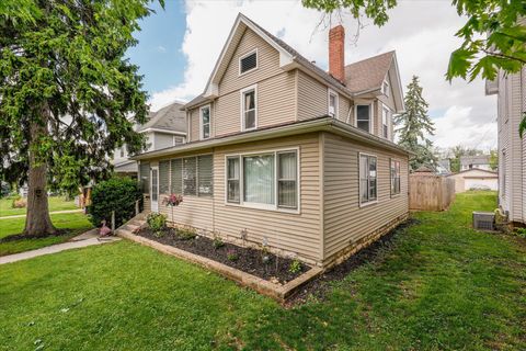 Photo of 508 S Fayette Street, Washington Court House, OH 43160 (MLS # 226014602)