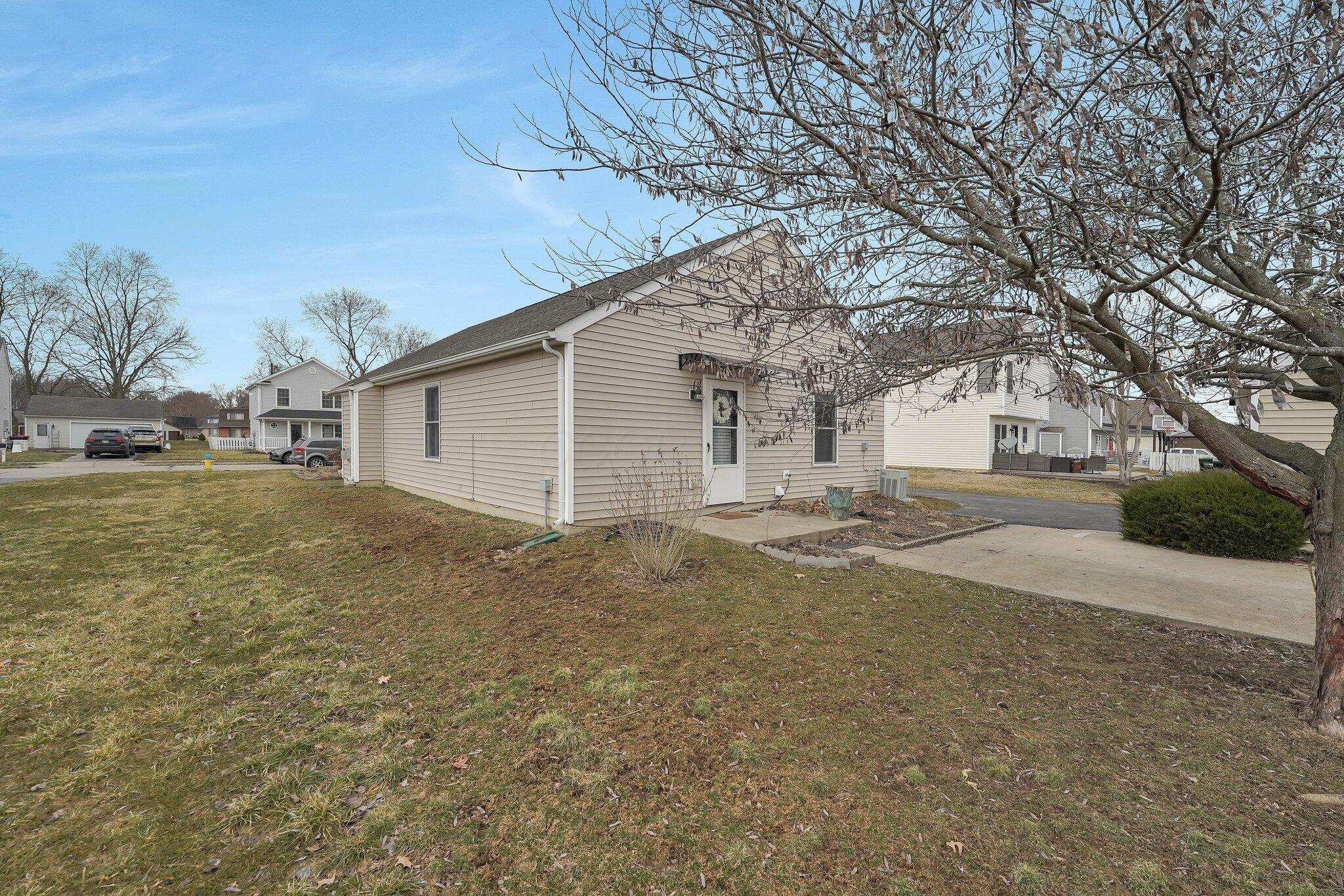 1121 Lake Forest Drive, Hebron, Ohio image 24
