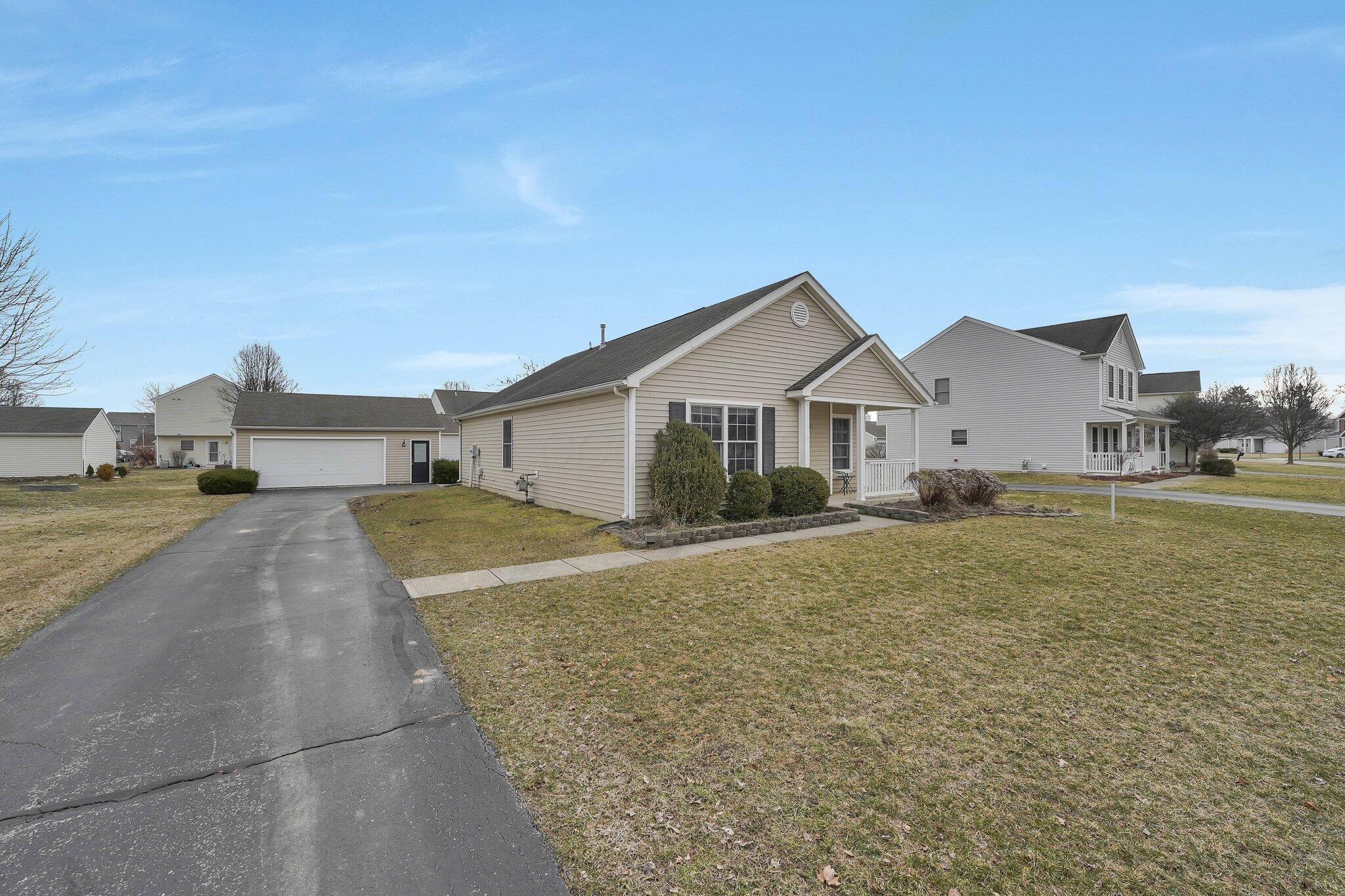 1121 Lake Forest Drive, Hebron, Ohio image 5
