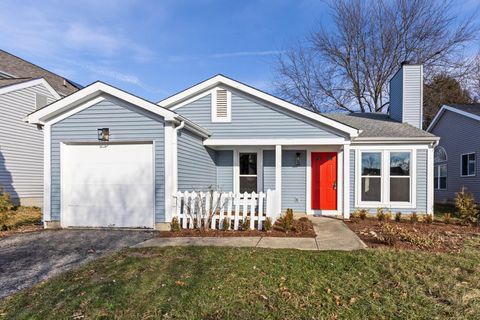 Photo of 1800 Weather Stone Lane, Columbus, OH 43235 (MLS # 226001252)