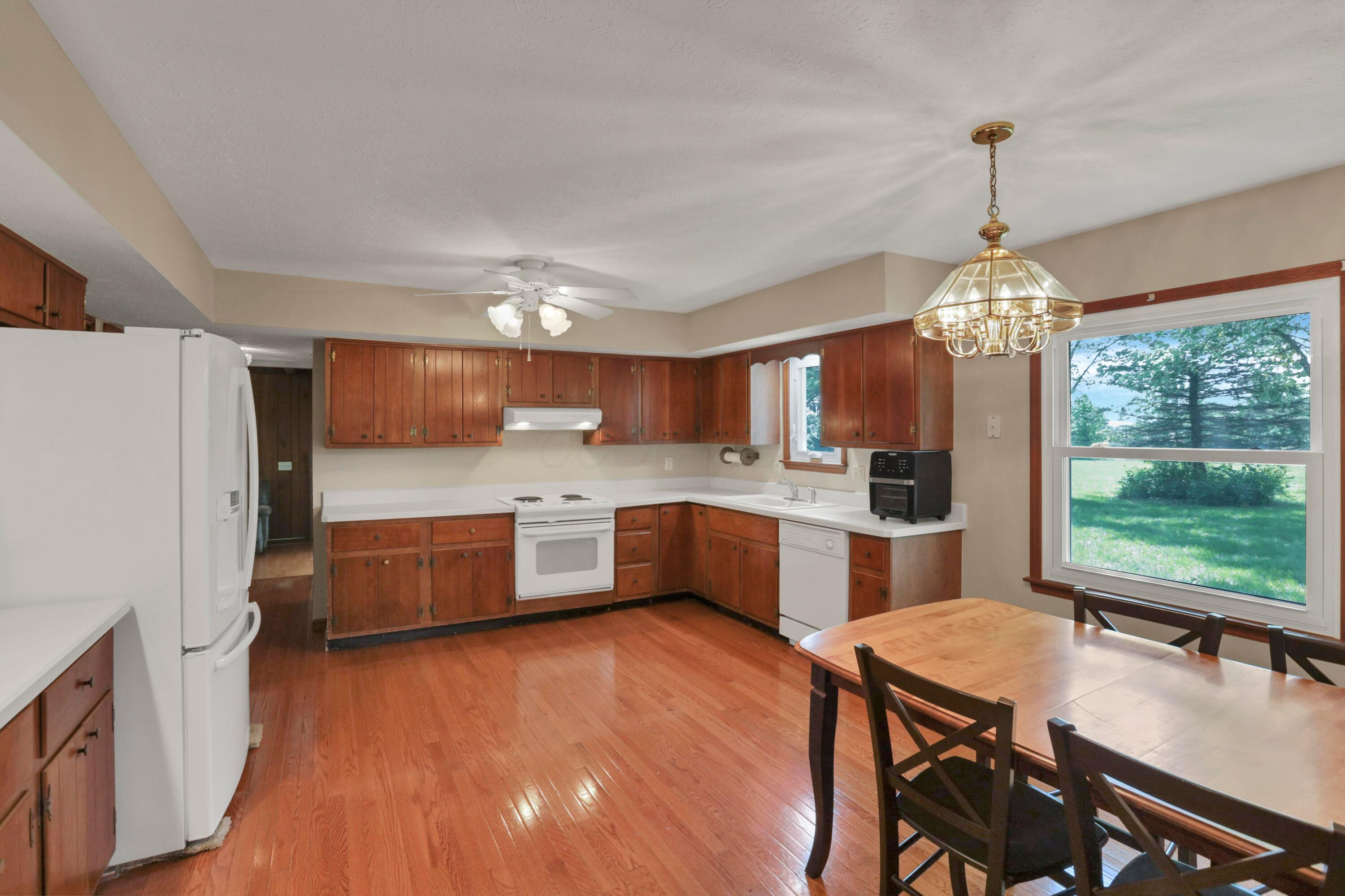 9423 London Road, Orient, Ohio image 25