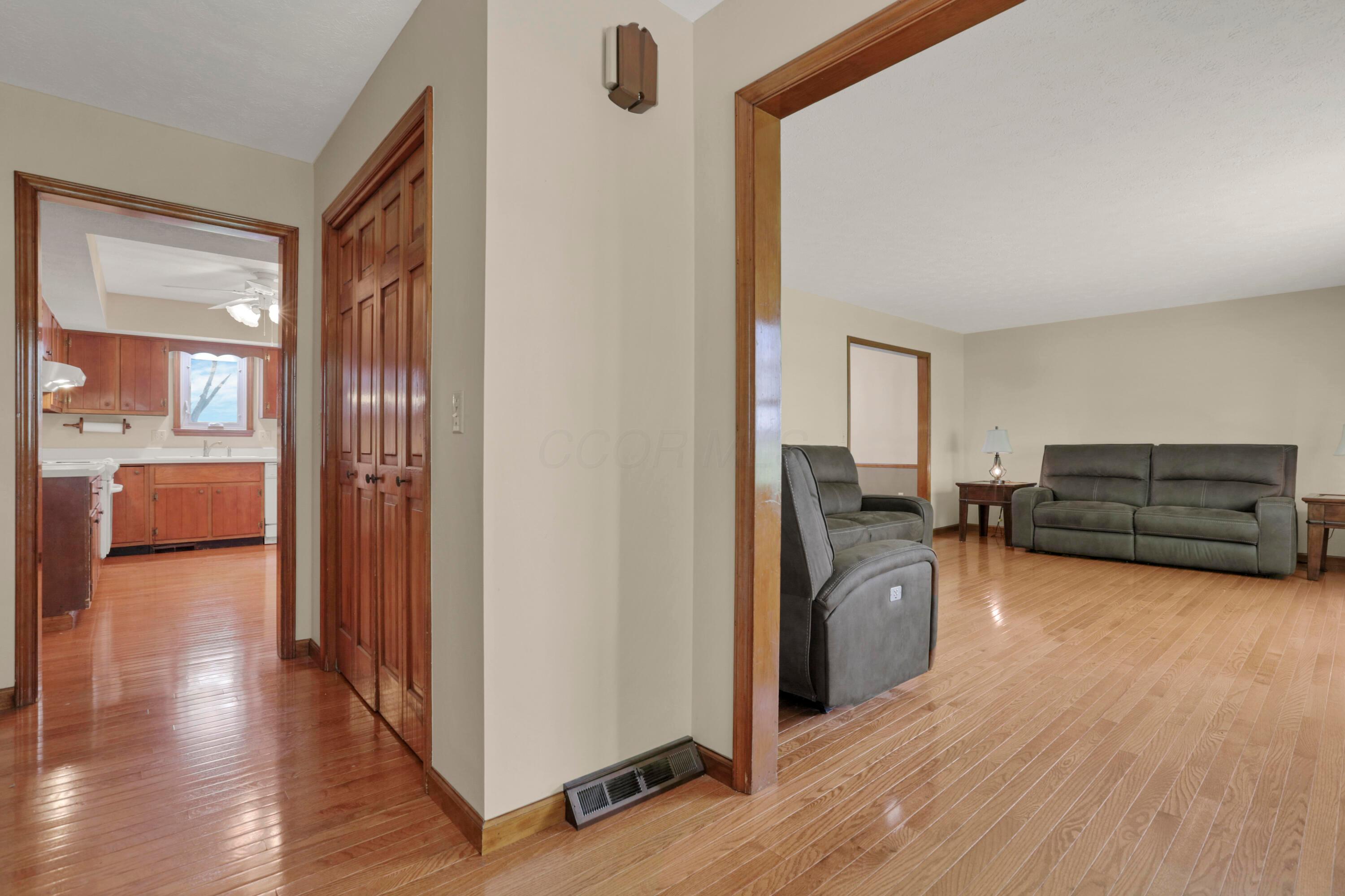 9423 London Road, Orient, Ohio image 19