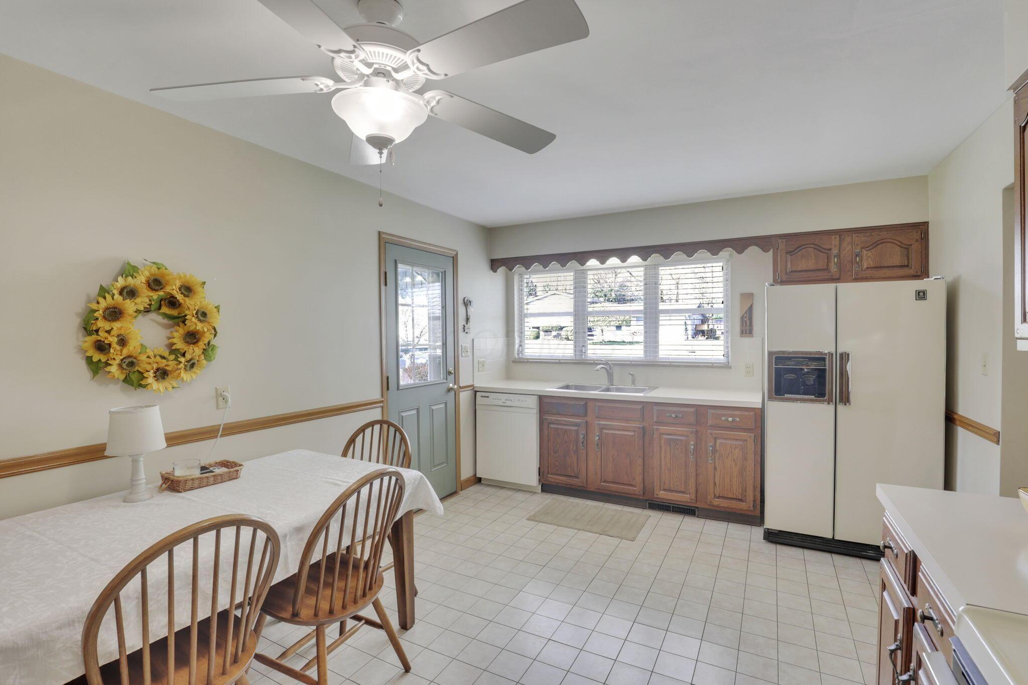 814 Smithfield Drive, Newark, Ohio image 13