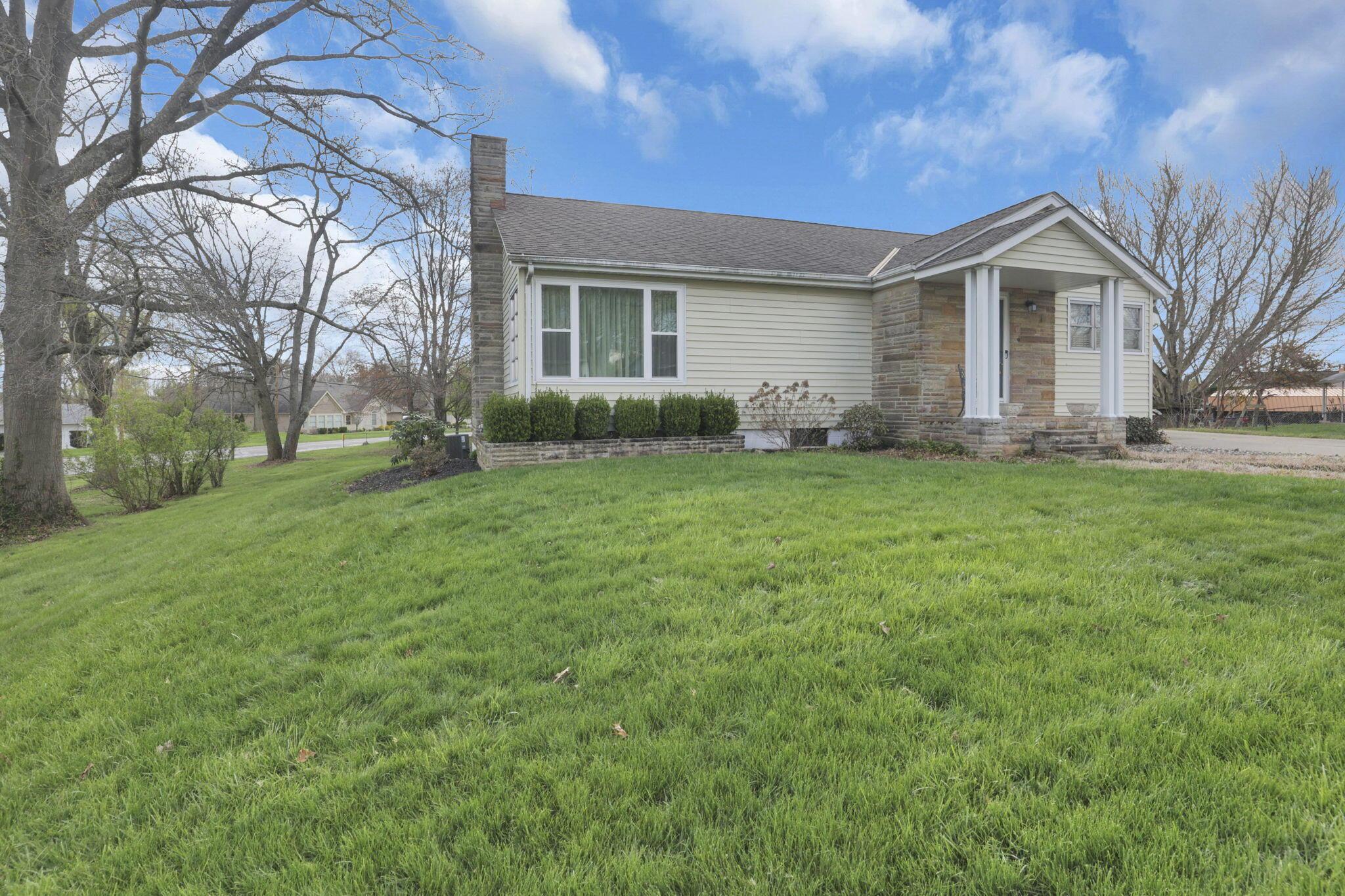 814 Smithfield Drive, Newark, Ohio image 3
