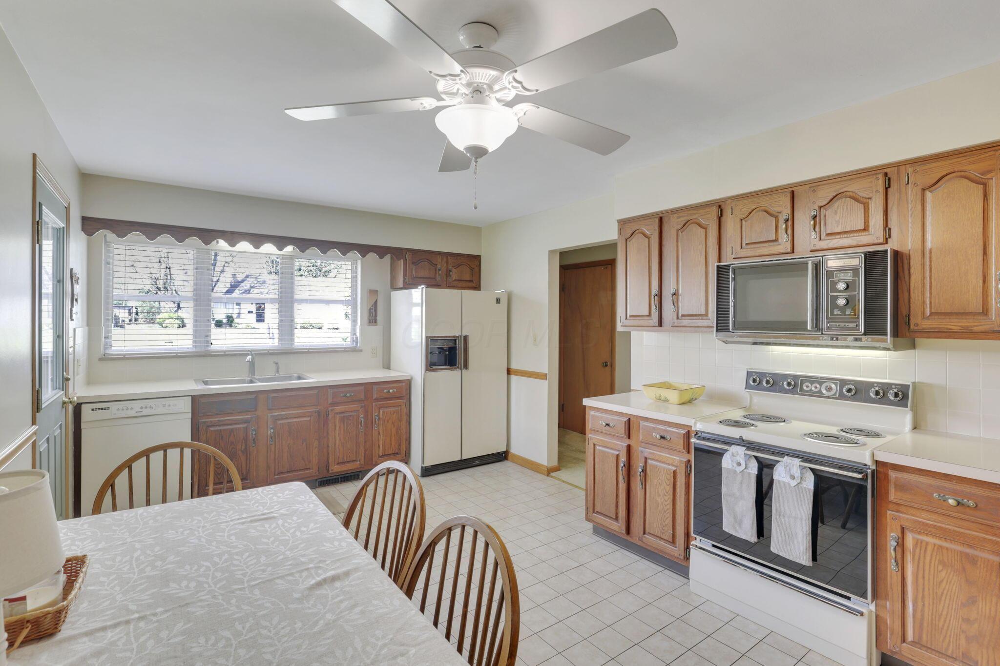 814 Smithfield Drive, Newark, Ohio image 12
