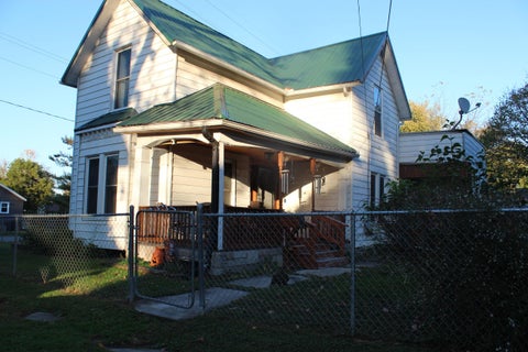 Photo of 158 N Grand Avenue, Marion, OH 43302 (MLS # 226040620)