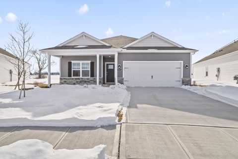 Photo of 511 Darliene Drive, Plain City, OH 43064 (MLS # 226003438)