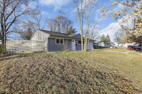 Tiny photo for 1945 Riverdale Road, Columbus, OH 43232 (MLS # 225045174)