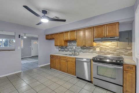 Tiny photo for 1945 Riverdale Road, Columbus, OH 43232 (MLS # 225045174)