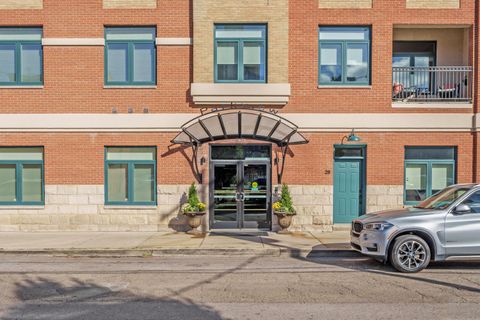 Tiny photo for 34 W Poplar Avenue 44 #44, Columbus, OH 43215 (MLS # 225039470)