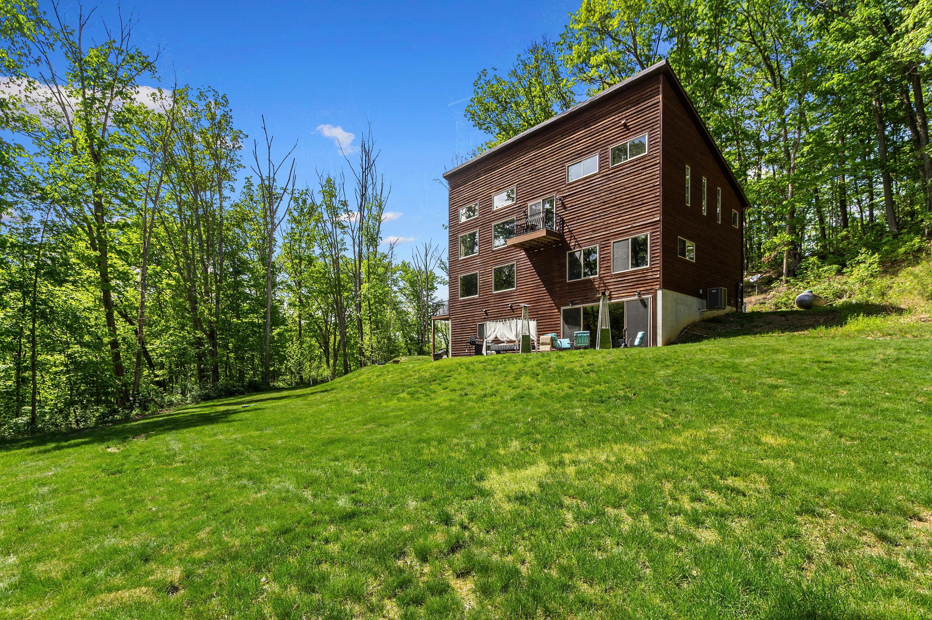 18004 Buckingham Road, Logan, Ohio image 40