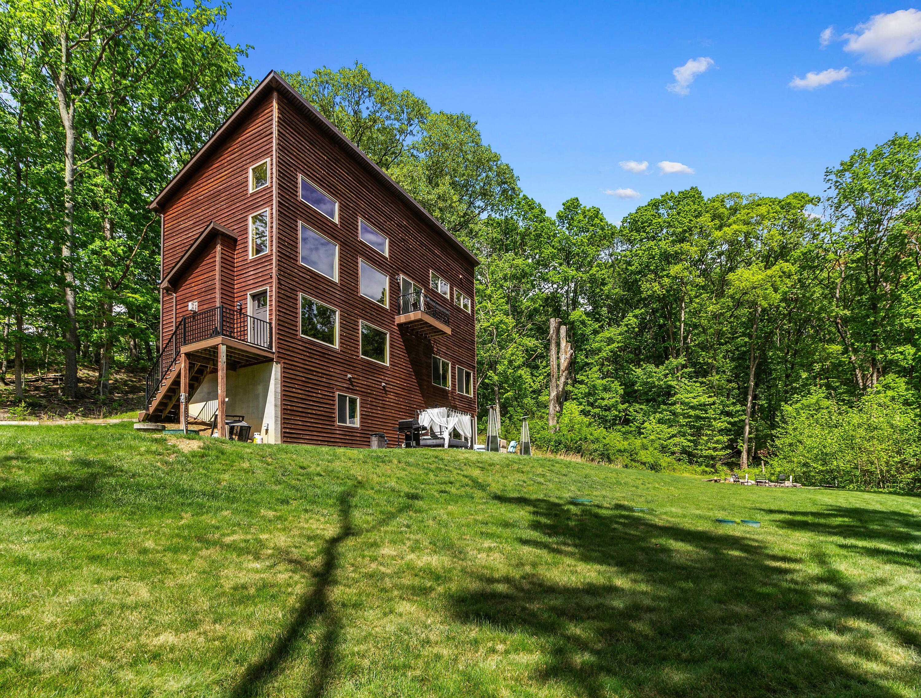 18004 Buckingham Road, Logan, Ohio image 2