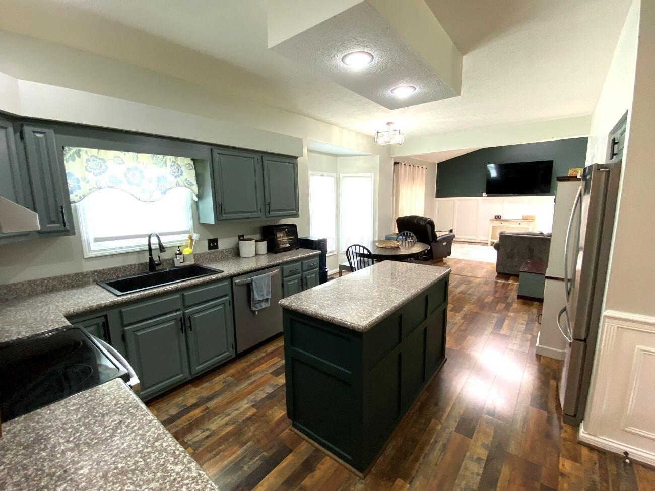 101 Pinecrest Court