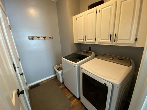 Tiny photo for 101 Pinecrest Court, Bellefontaine, OH 43311 (MLS # 226014075)