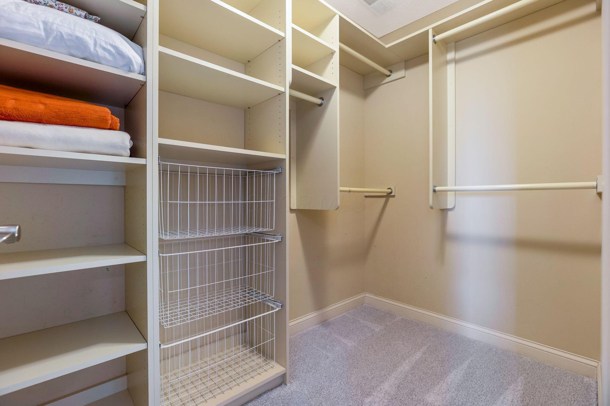 Dublin, Ohio 43016, United States, 4 Bedrooms Bedrooms, ,5 BathroomsBathrooms,Residential,Contingent,135306