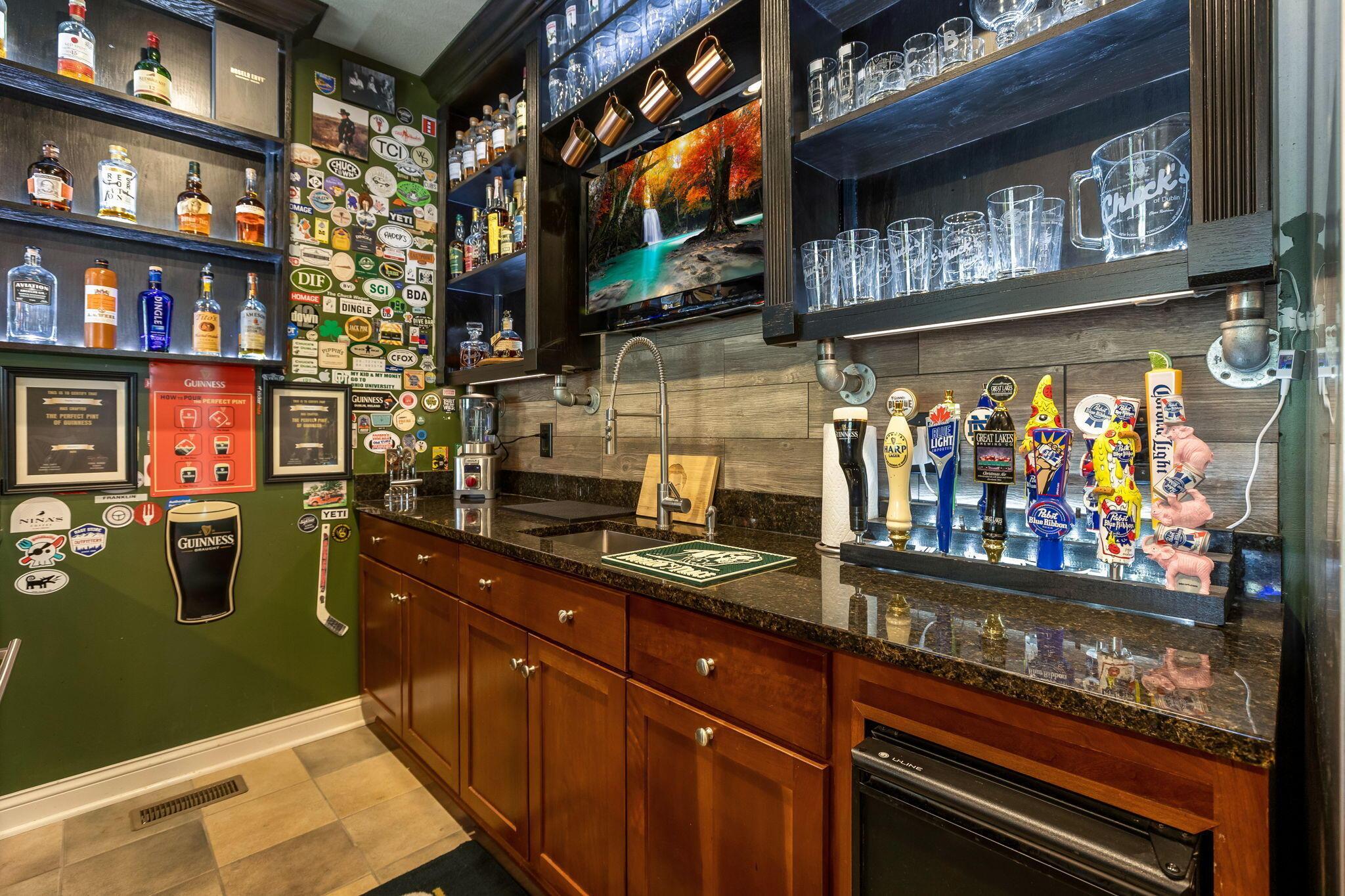 Dublin, Ohio 43016, United States, 4 Bedrooms Bedrooms, ,5 BathroomsBathrooms,Residential,Contingent,135306