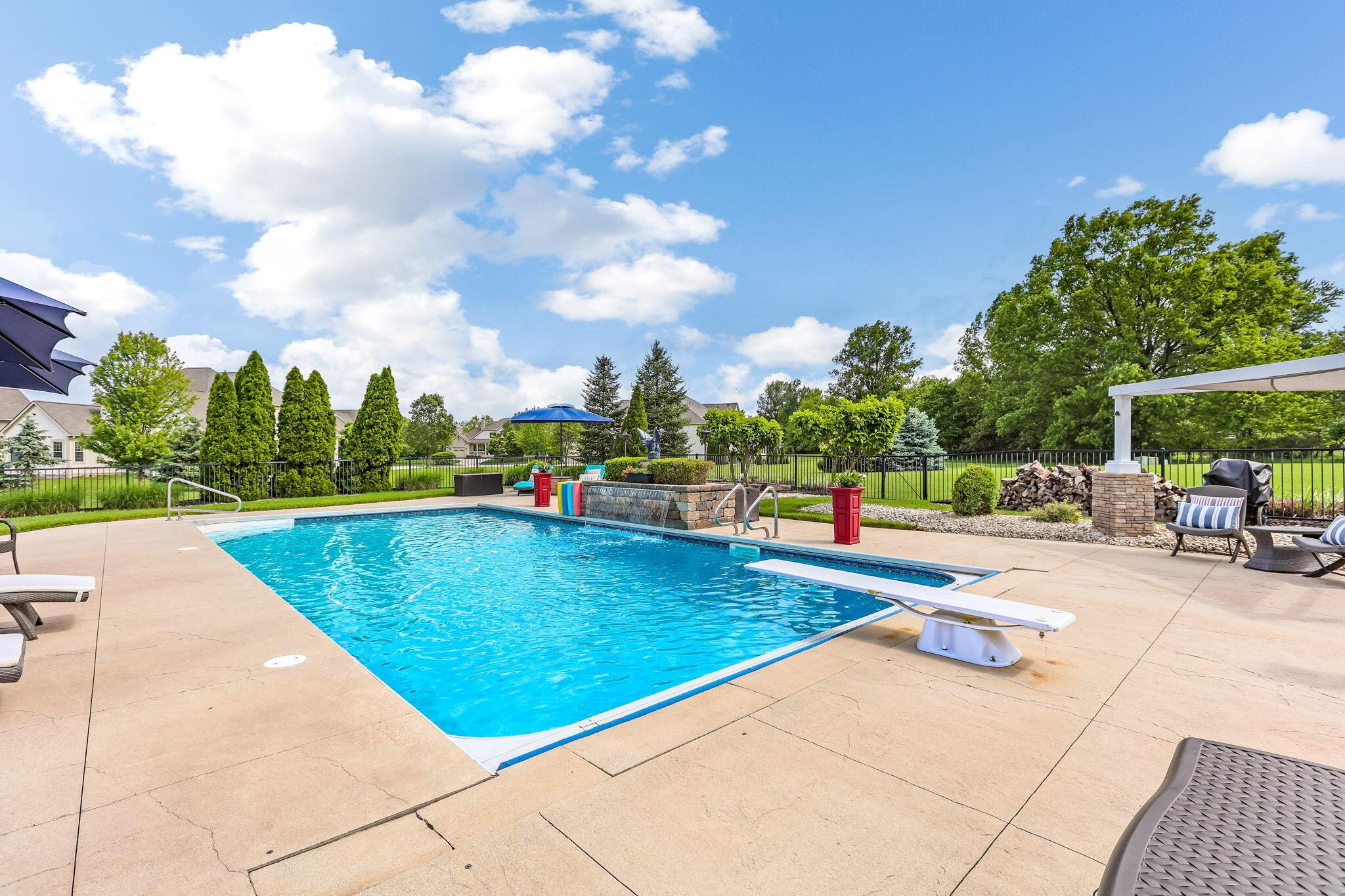 Dublin, Ohio 43016, United States, 4 Bedrooms Bedrooms, ,5 BathroomsBathrooms,Residential,Contingent,135306