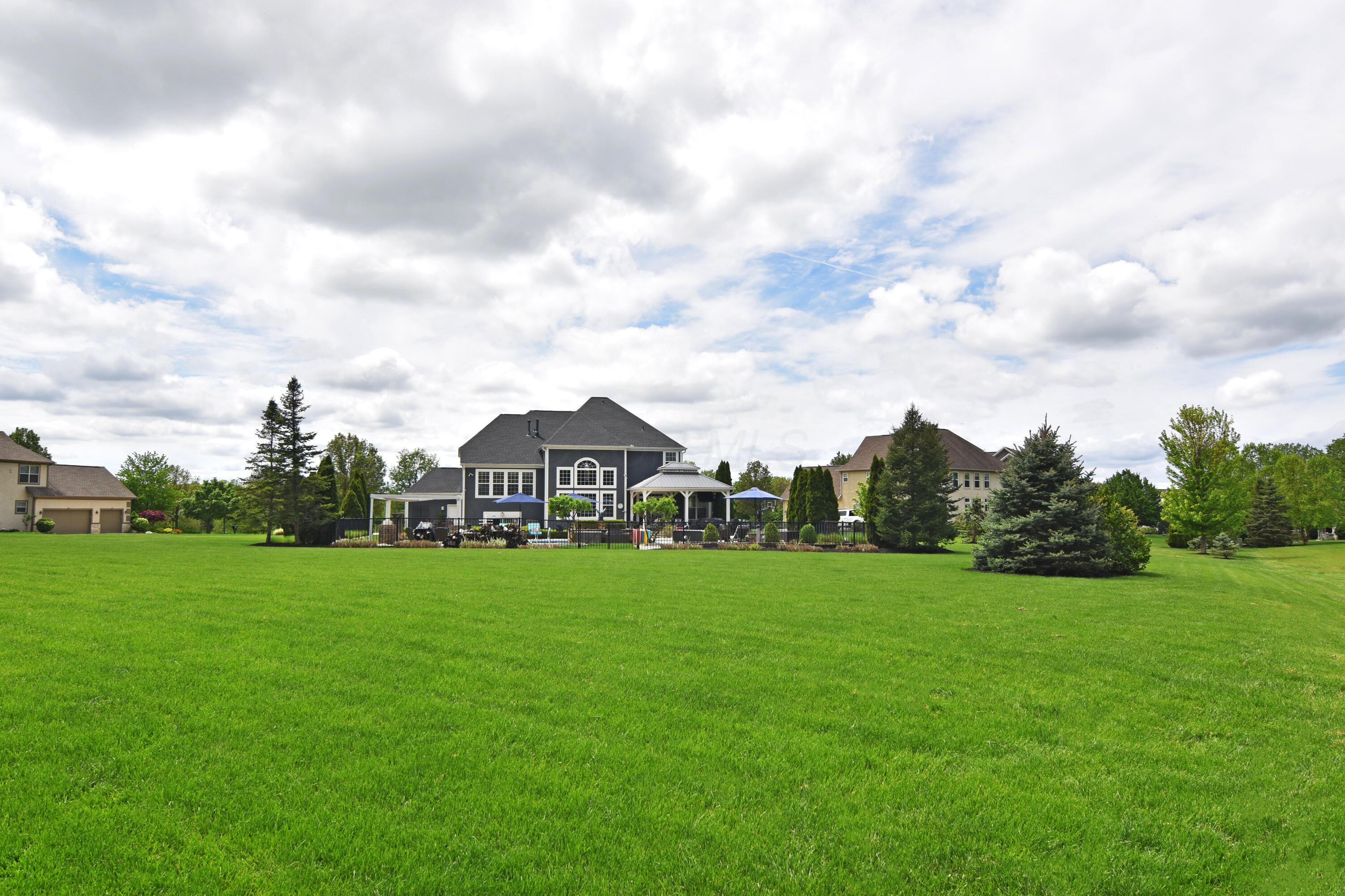 Dublin, Ohio 43016, United States, 4 Bedrooms Bedrooms, ,5 BathroomsBathrooms,Residential,Contingent,135306