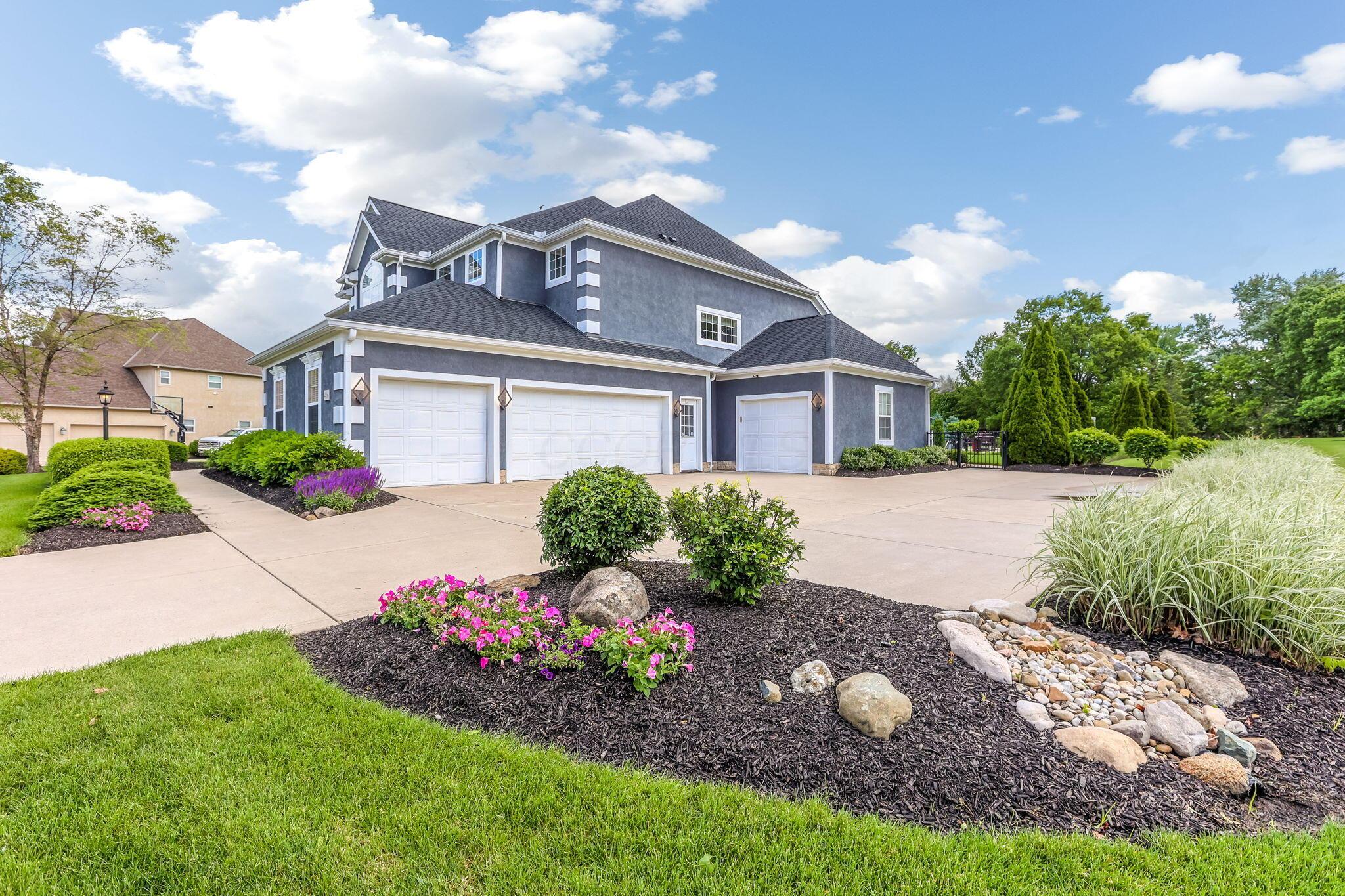 Dublin, Ohio 43016, United States, 4 Bedrooms Bedrooms, ,5 BathroomsBathrooms,Residential,Contingent,135306