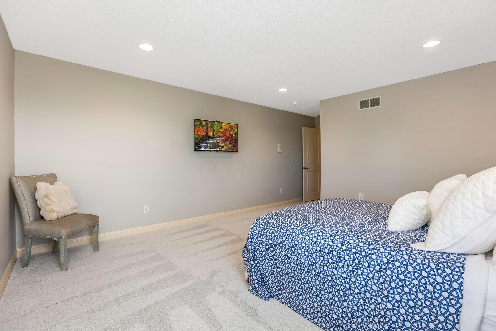 Dublin, Ohio 43016, United States, 4 Bedrooms Bedrooms, ,5 BathroomsBathrooms,Residential,Contingent,135306