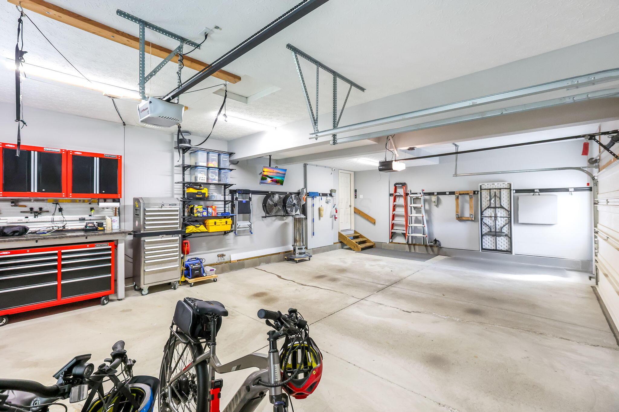 Dublin, Ohio 43016, United States, 4 Bedrooms Bedrooms, ,5 BathroomsBathrooms,Residential,Contingent,135306