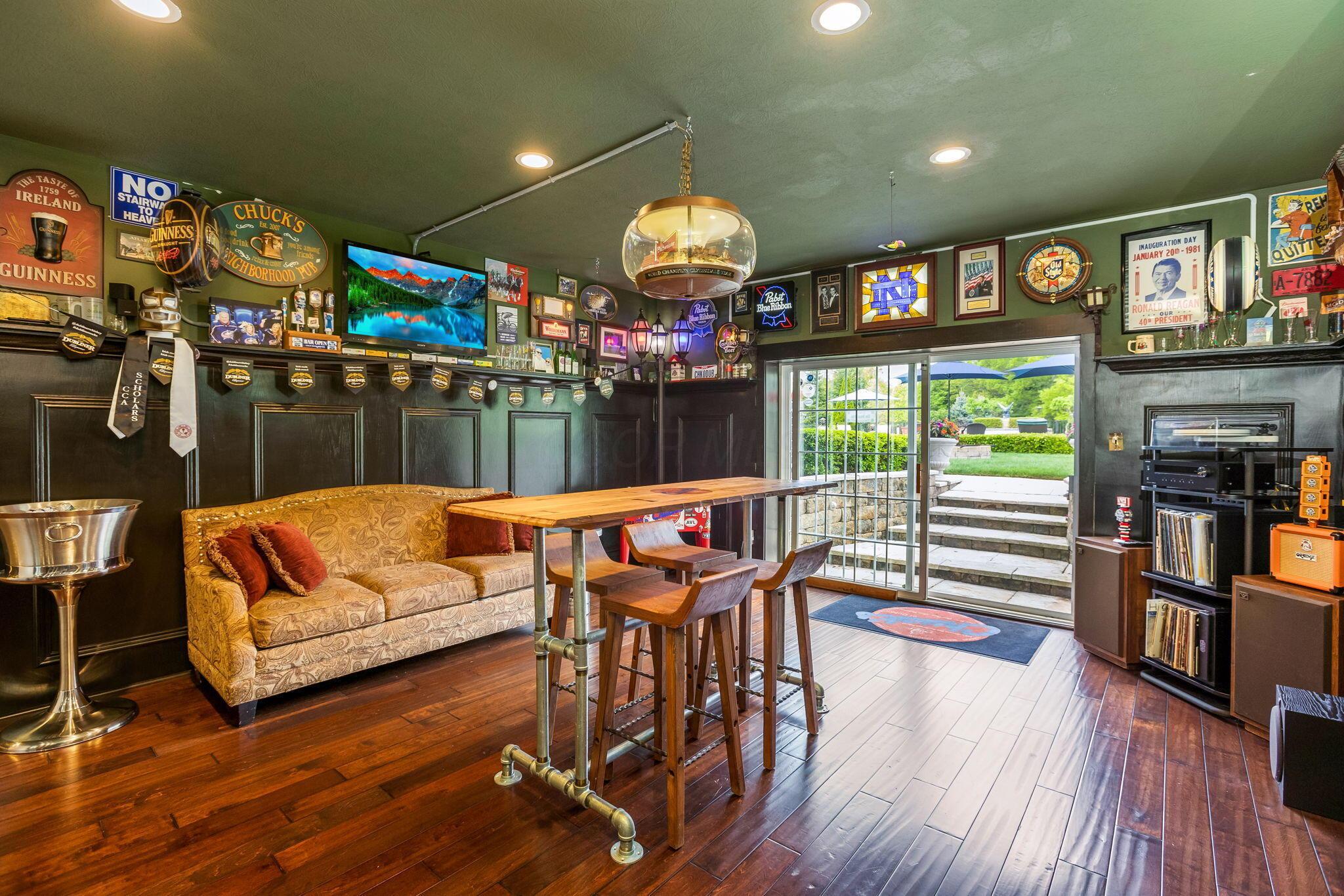 Dublin, Ohio 43016, United States, 4 Bedrooms Bedrooms, ,5 BathroomsBathrooms,Residential,Contingent,135306