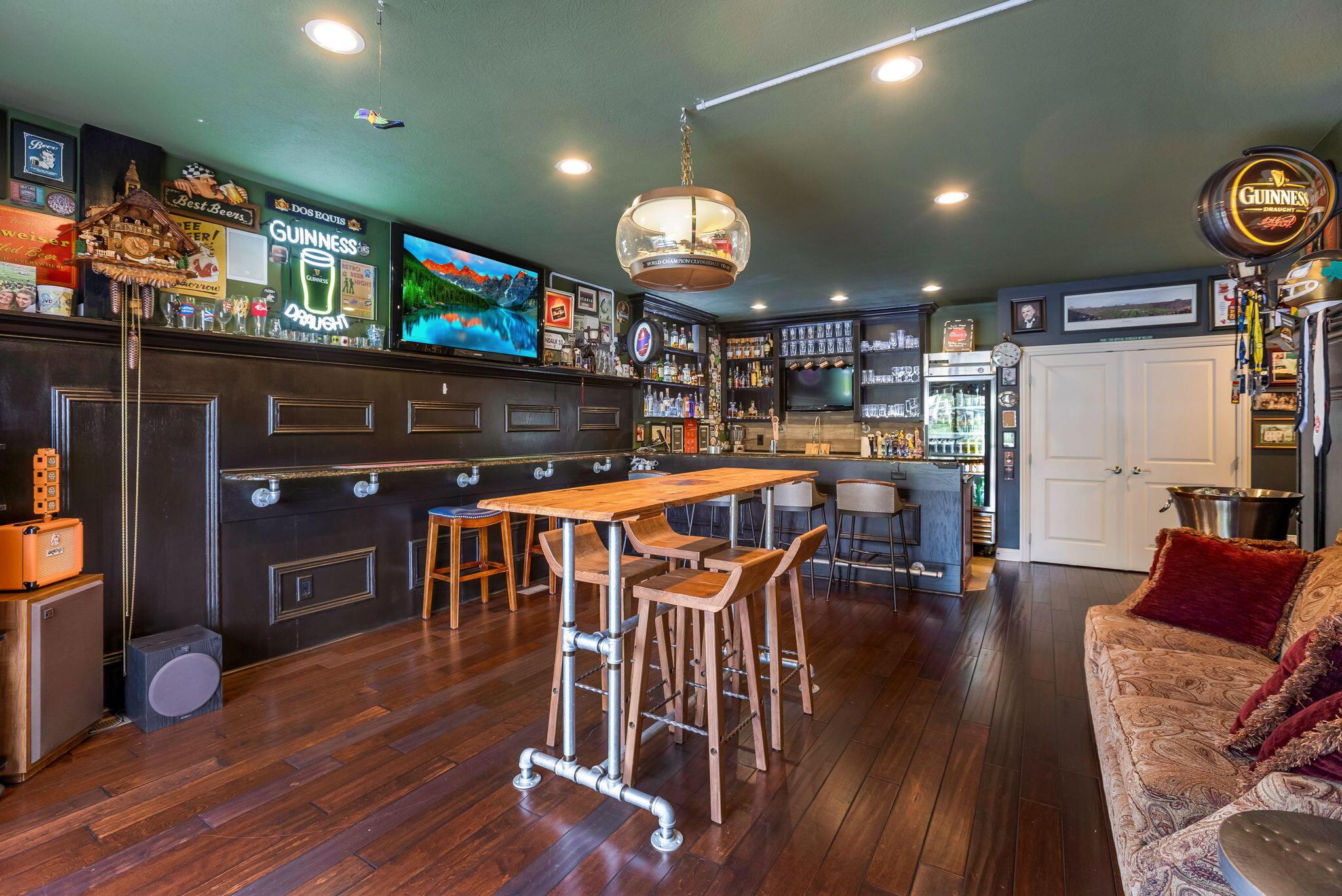 Dublin, Ohio 43016, United States, 4 Bedrooms Bedrooms, ,5 BathroomsBathrooms,Residential,Contingent,135306