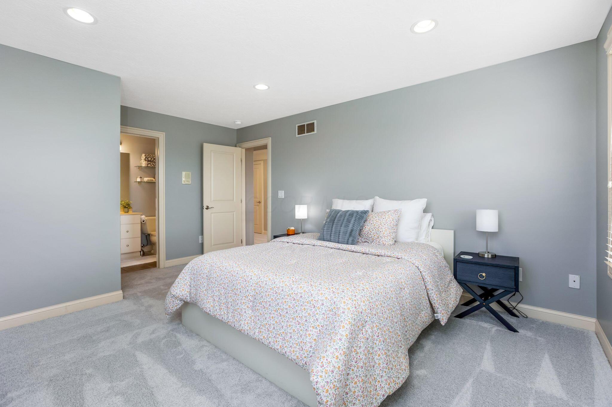 Dublin, Ohio 43016, United States, 4 Bedrooms Bedrooms, ,5 BathroomsBathrooms,Residential,Contingent,135306