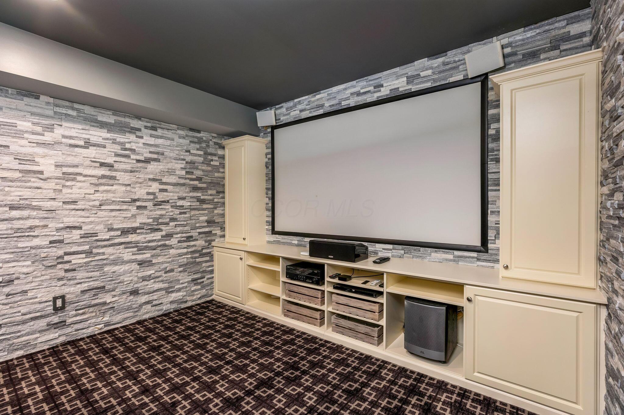 Dublin, Ohio 43016, United States, 4 Bedrooms Bedrooms, ,5 BathroomsBathrooms,Residential,Contingent,135306