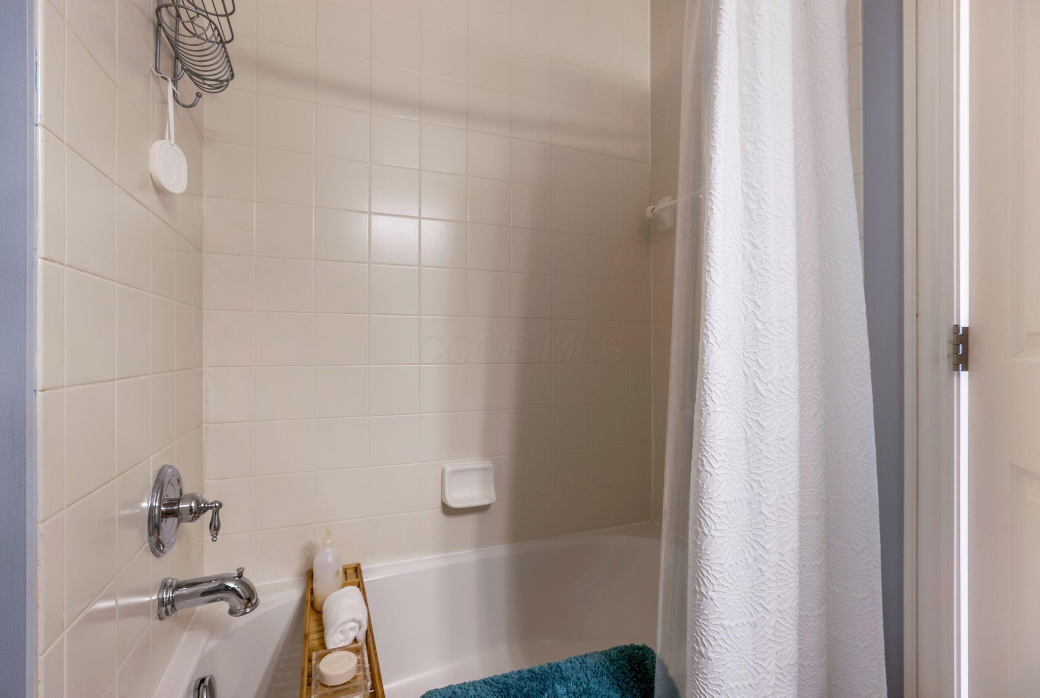 Dublin, Ohio 43016, United States, 4 Bedrooms Bedrooms, ,5 BathroomsBathrooms,Residential,Contingent,135306