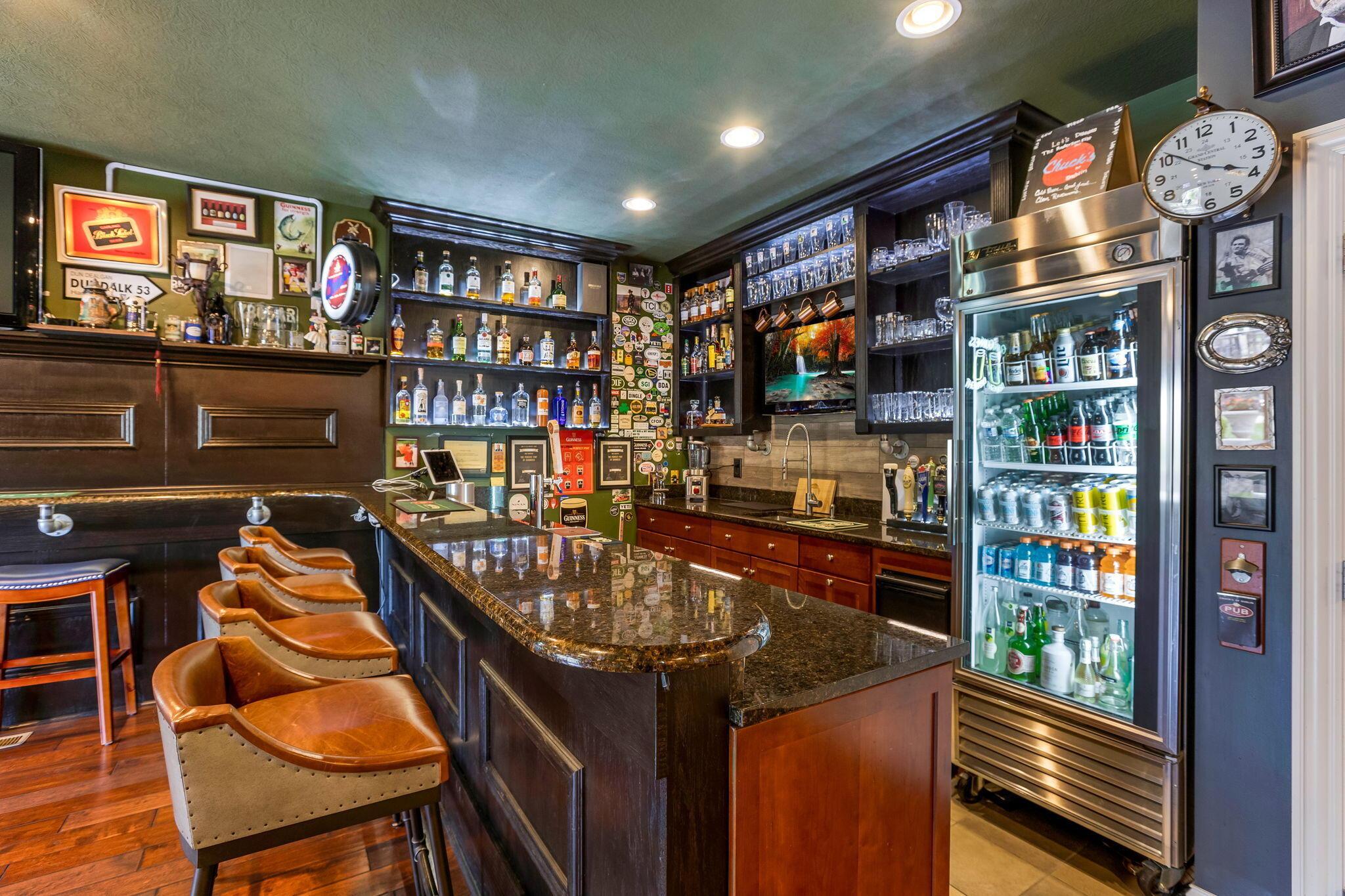 Dublin, Ohio 43016, United States, 4 Bedrooms Bedrooms, ,5 BathroomsBathrooms,Residential,Contingent,135306