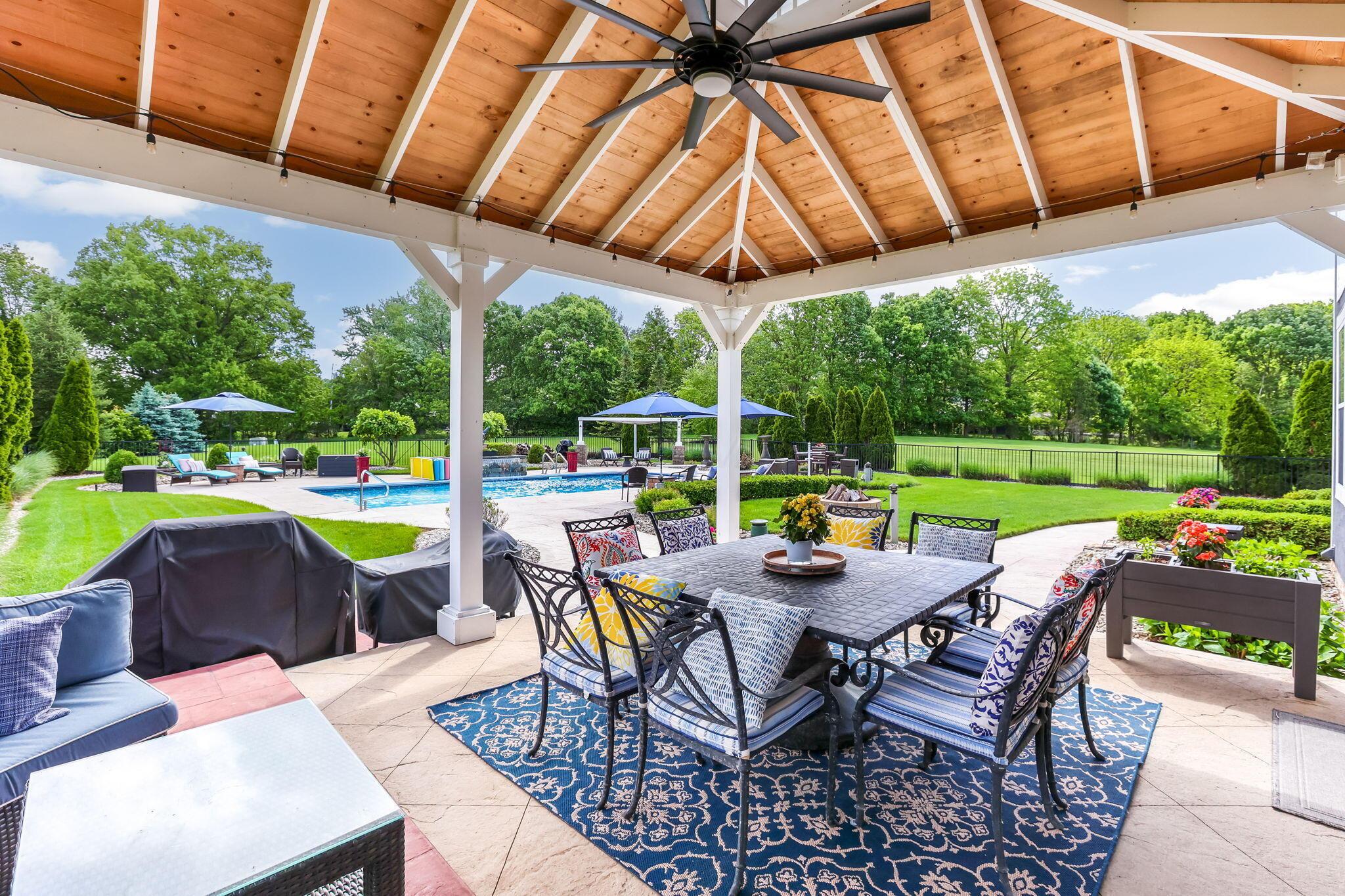 Dublin, Ohio 43016, United States, 4 Bedrooms Bedrooms, ,5 BathroomsBathrooms,Residential,Contingent,135306