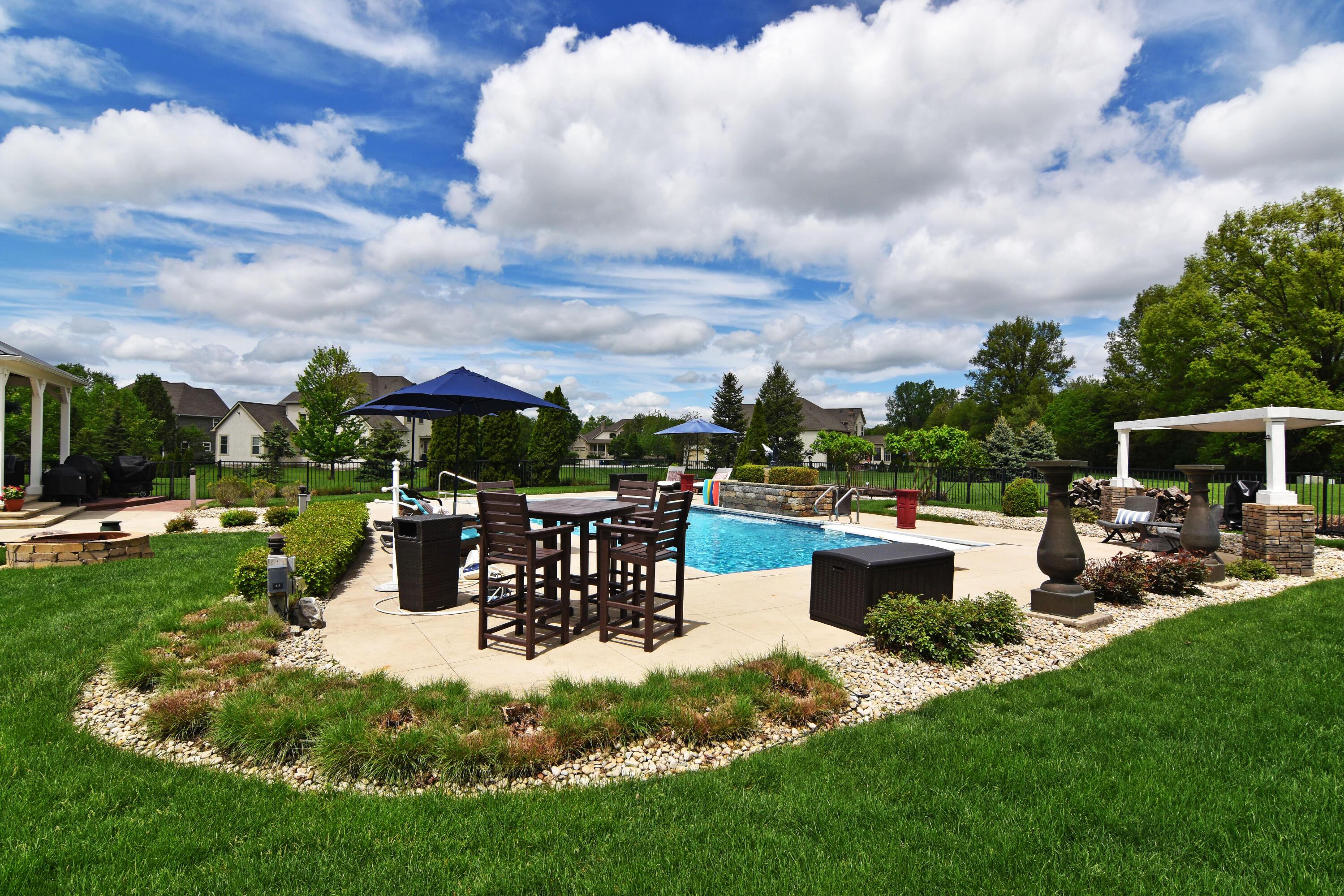 Dublin, Ohio 43016, United States, 4 Bedrooms Bedrooms, ,5 BathroomsBathrooms,Residential,Contingent,135306