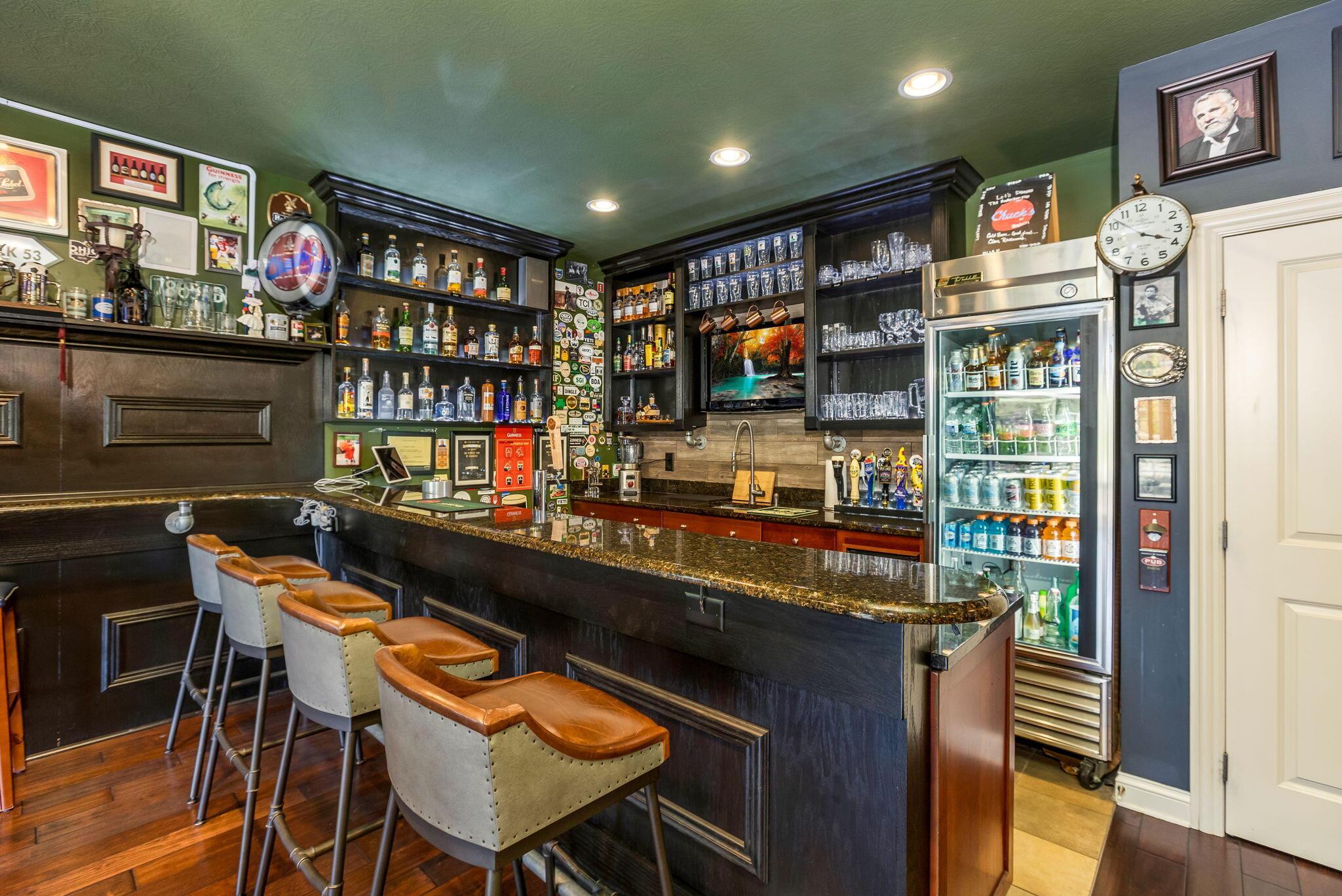 Dublin, Ohio 43016, United States, 4 Bedrooms Bedrooms, ,5 BathroomsBathrooms,Residential,Contingent,135306