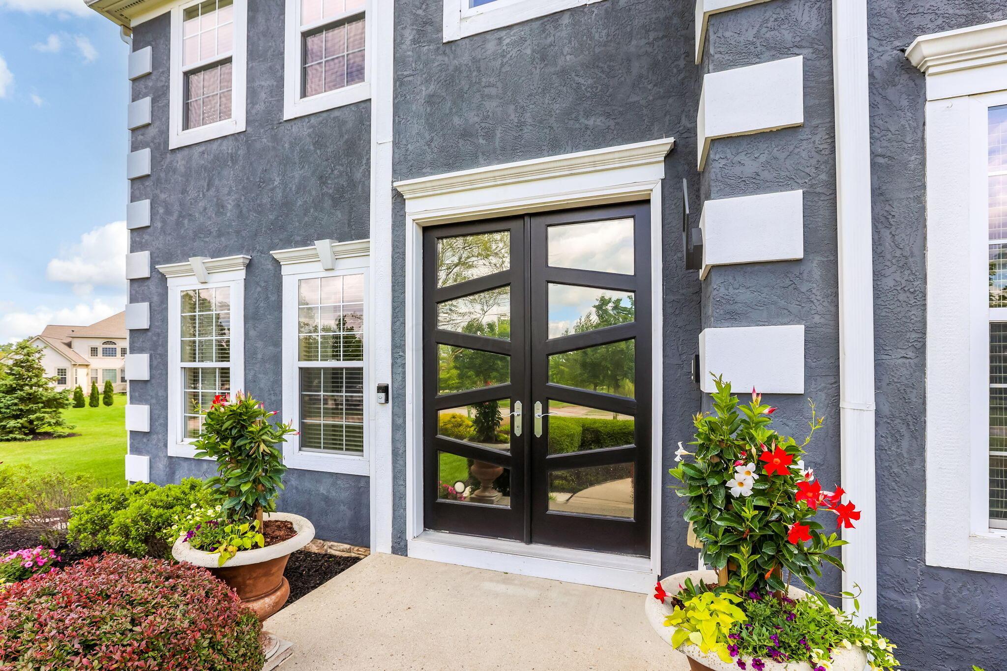 Dublin, Ohio 43016, United States, 4 Bedrooms Bedrooms, ,5 BathroomsBathrooms,Residential,Contingent,135306