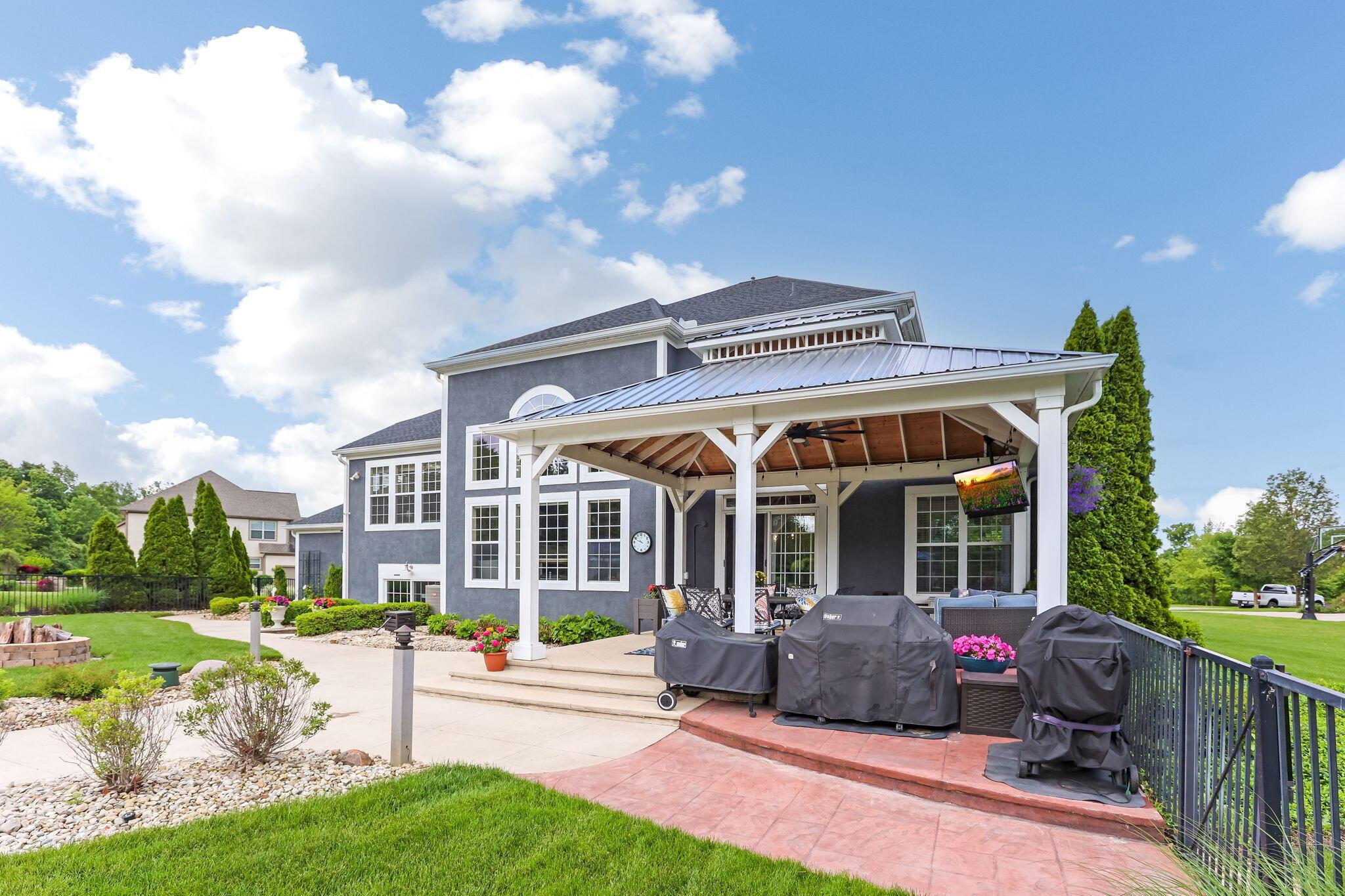 Dublin, Ohio 43016, United States, 4 Bedrooms Bedrooms, ,5 BathroomsBathrooms,Residential,Contingent,135306