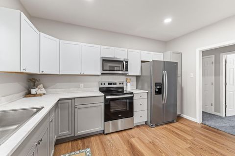 Tiny photo for 579 Henry Street, Marion, OH 43302 (MLS # 225040258)